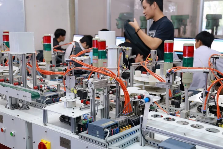 Thiết bị đào tạo điện - điện tử cần được chuẩn hóa trong giảng dạy