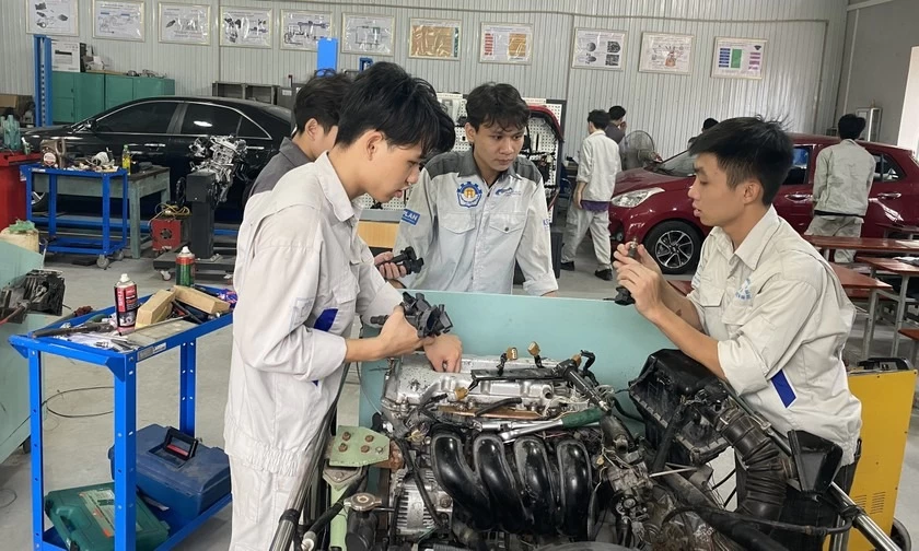 Các ngành kỹ thuật cơ khí – hàn – CNC cần thiết bị dạy nghề cơ khí chuyên biệt